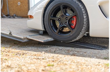 gun-ar-hd guni hd trailer loading ramps corvette in use lead-in.jpg